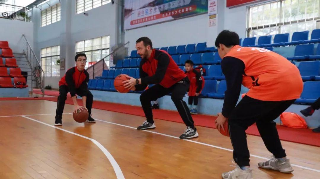 篮球用英语怎么写？