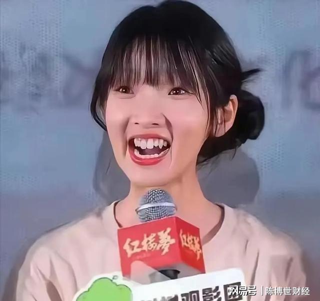 张淼怡回应新版林黛玉争议，演绎经典，挑战与机遇并存